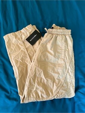 PRETTYLITTLETHING low rise baggy cargo pants